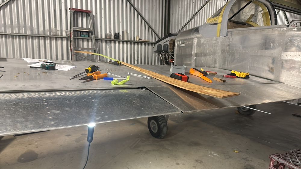 Wing and flap fit-up